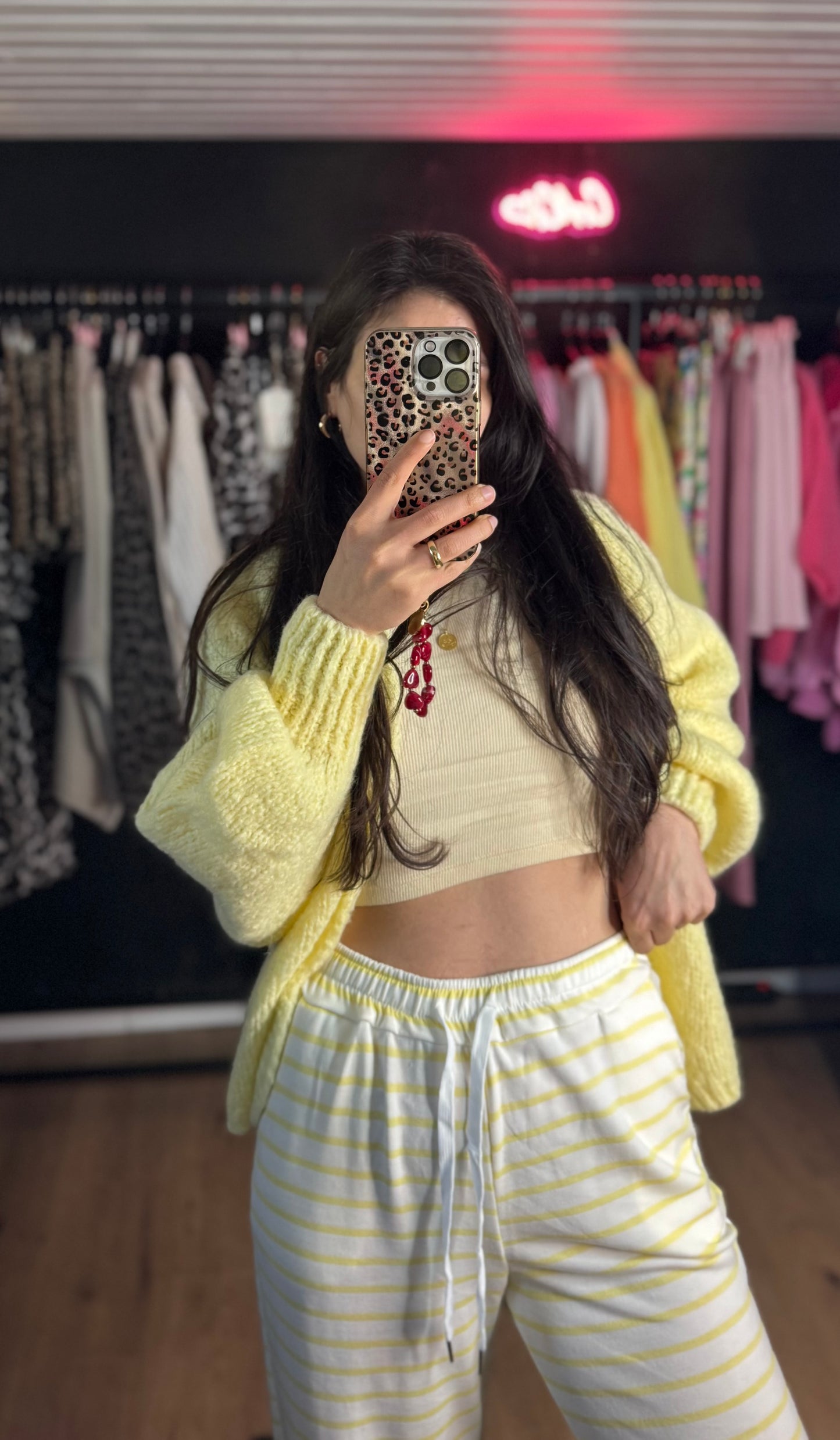 Leichte gestreifte Hose gelb