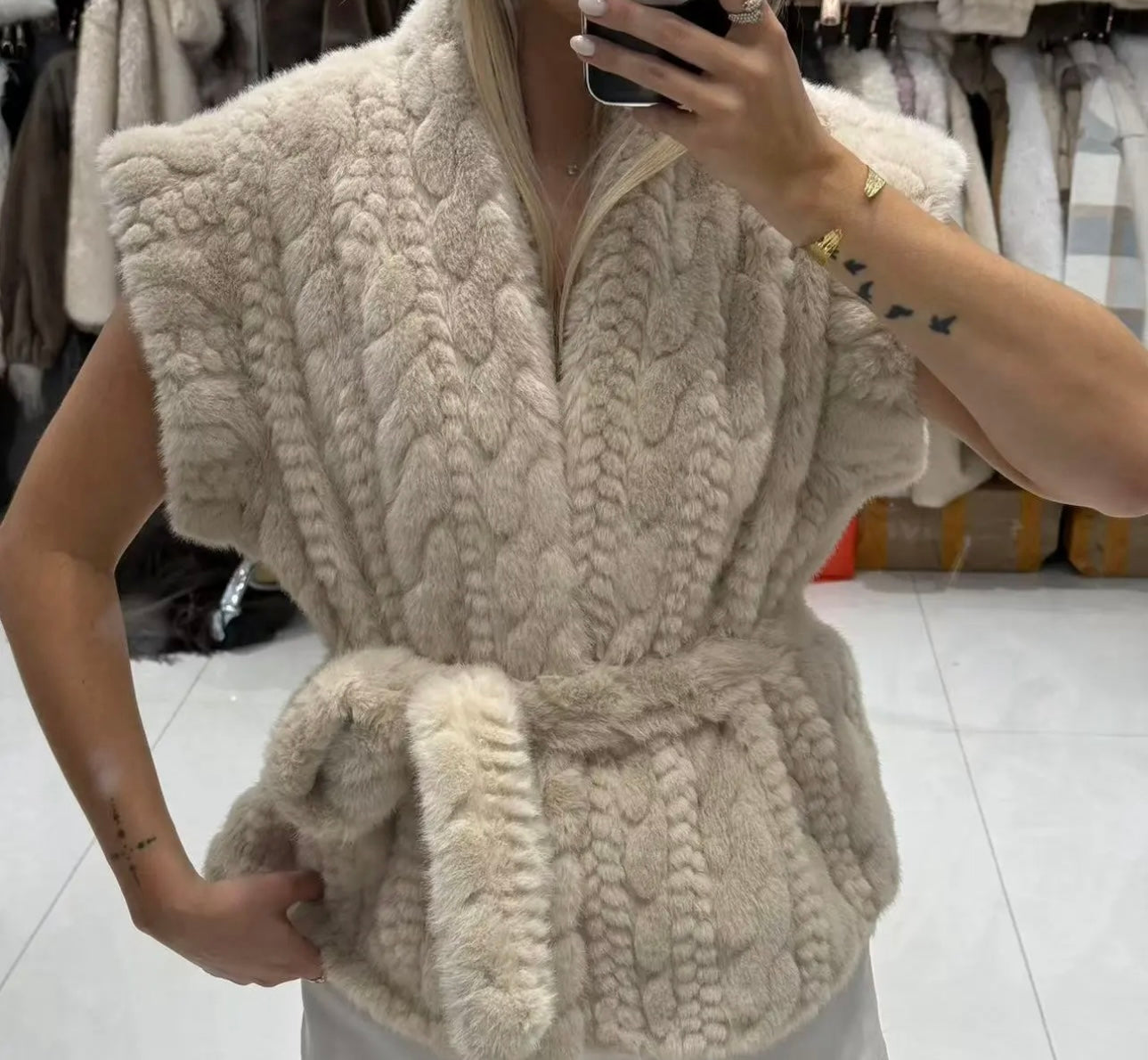 Pre Order cutie Weste Fell