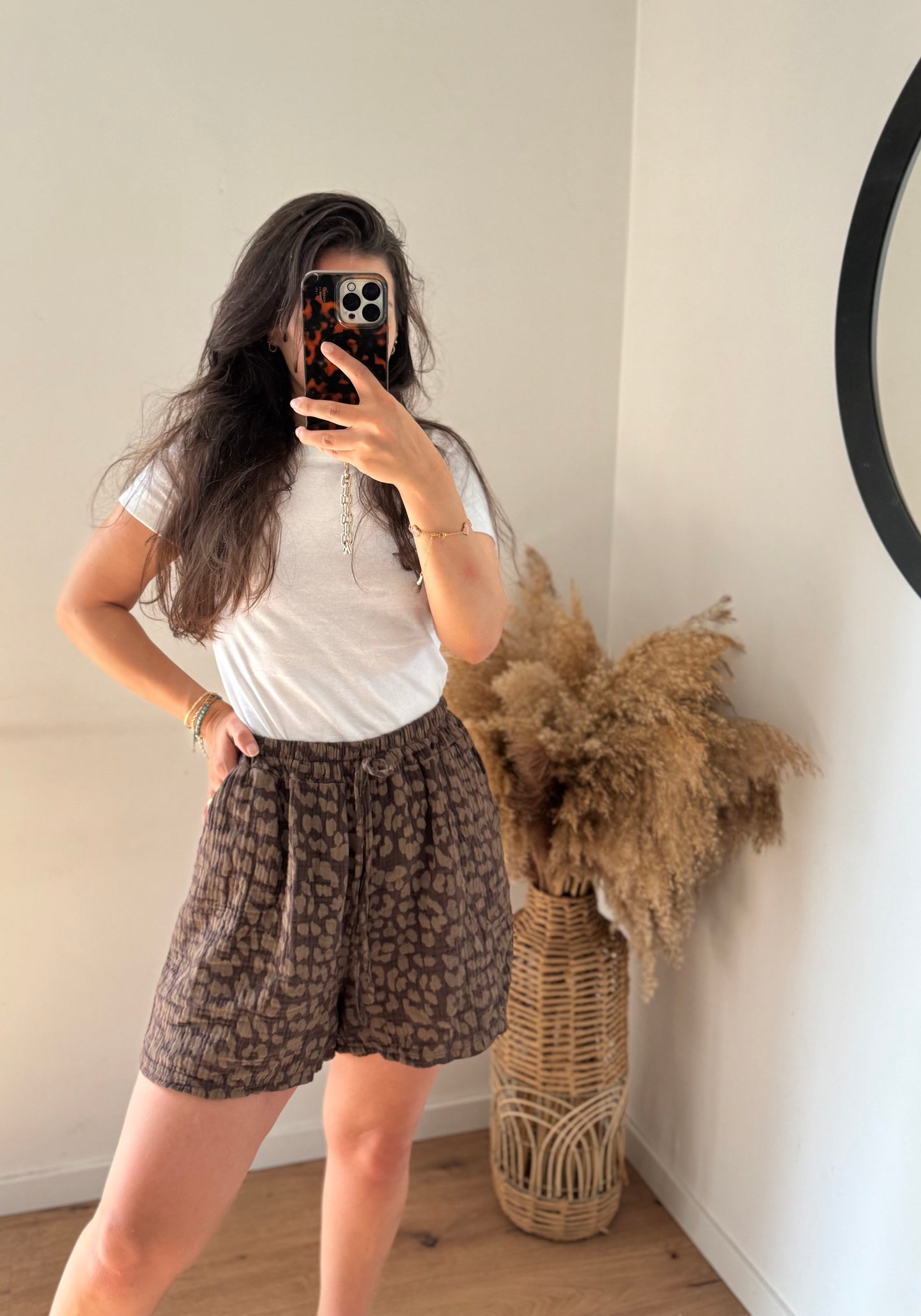 Musselin Short Leo dunkel