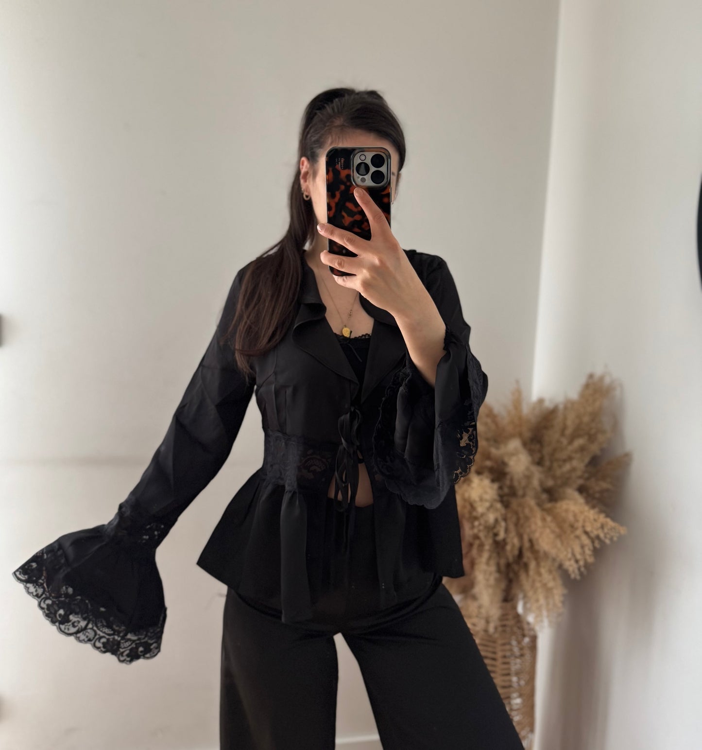 Satin Romance Bluse mit spitze
