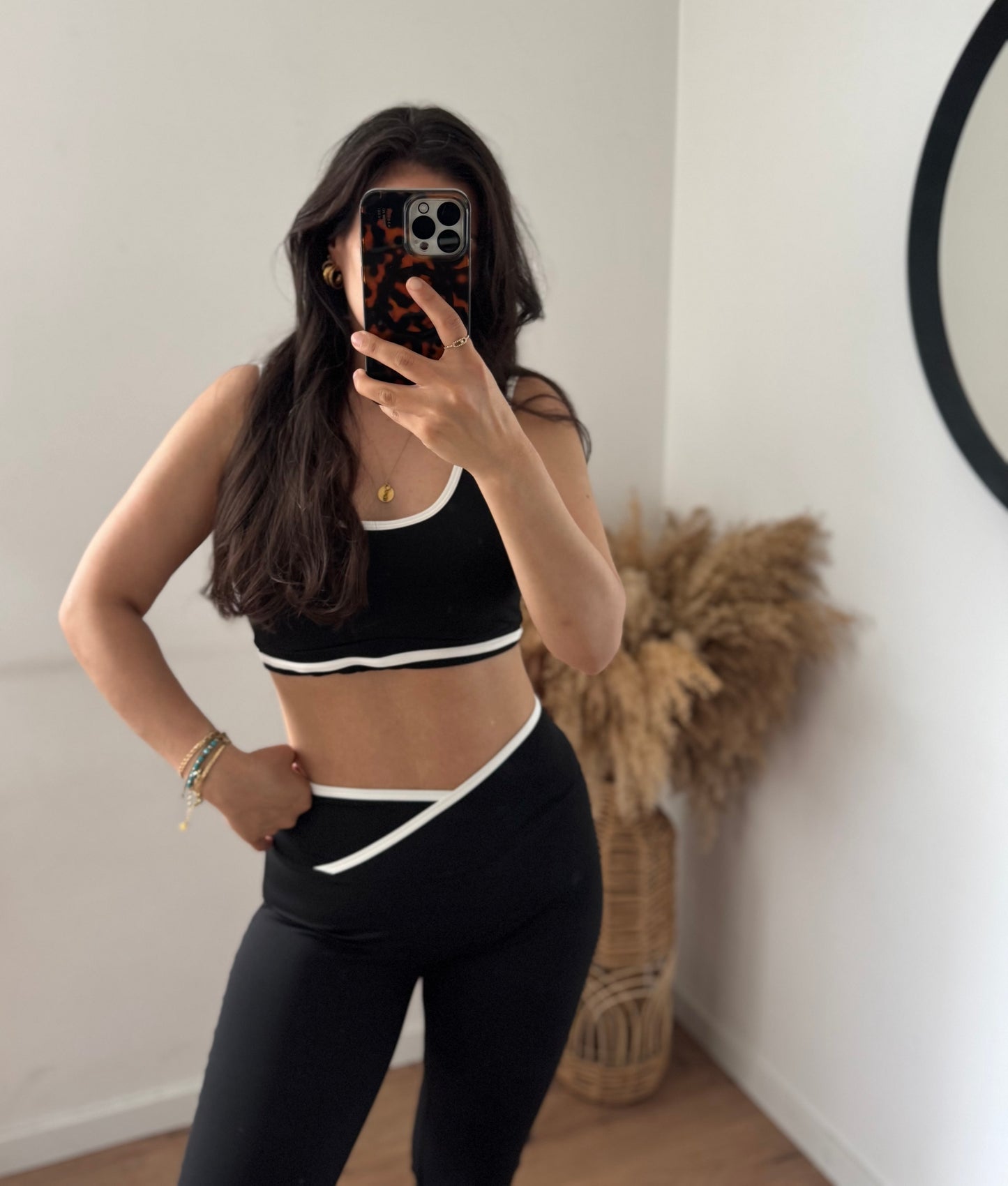 Noire Glow Sport Set