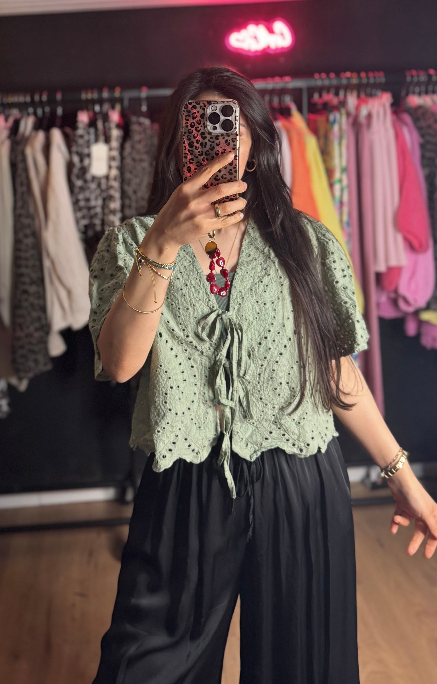 Lochmuster Bluse grün