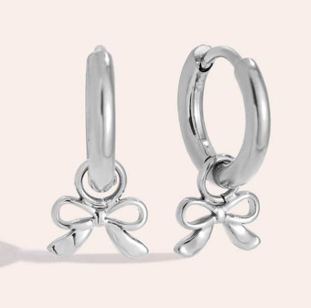 Ohrring Tiny Bowtie versch. Farben