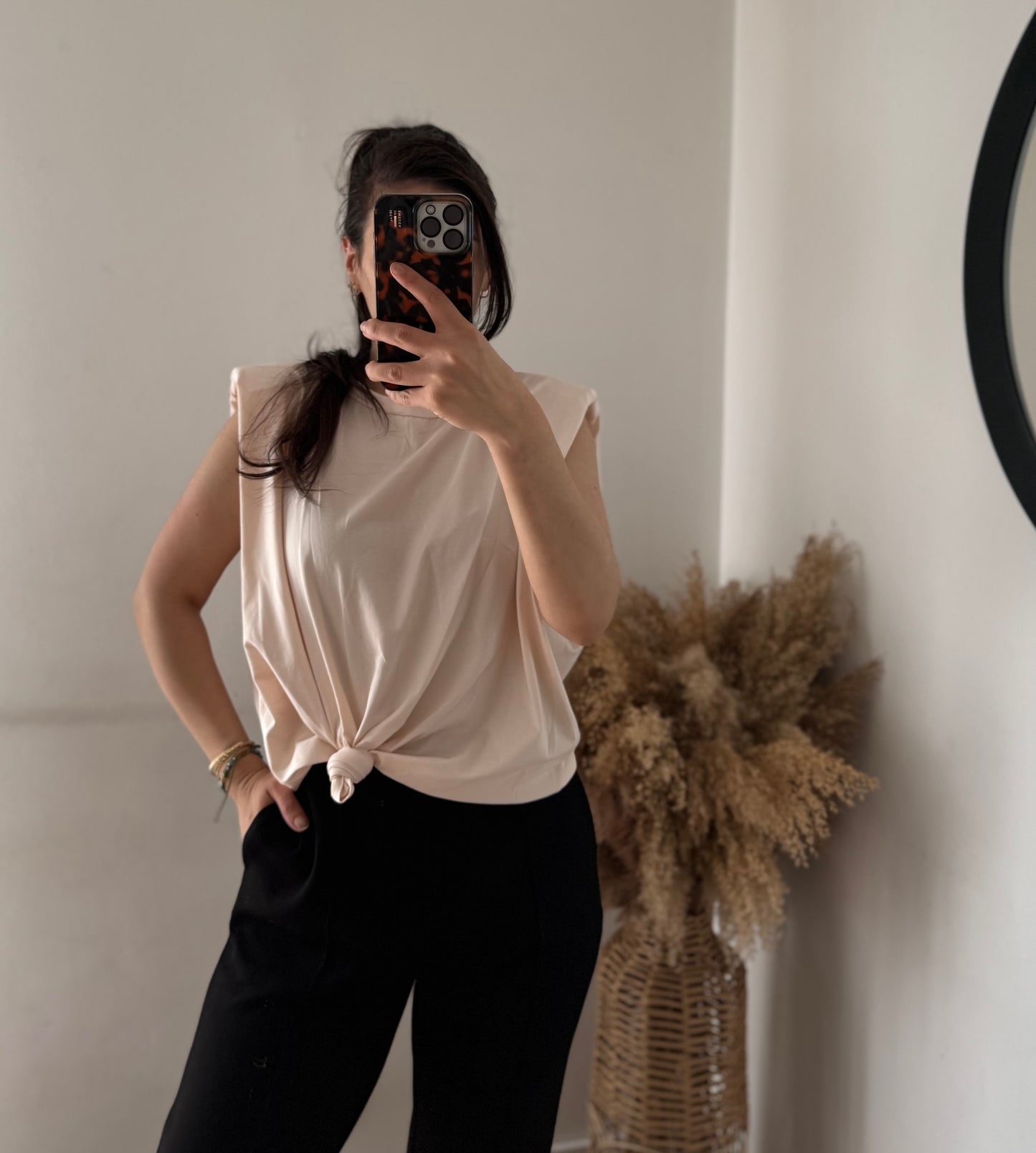 Baumwoll Basic Shirt mit Schulter Polstern Ecru