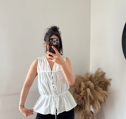 Tailliertes Baumwoll Shirt mit Schnüren