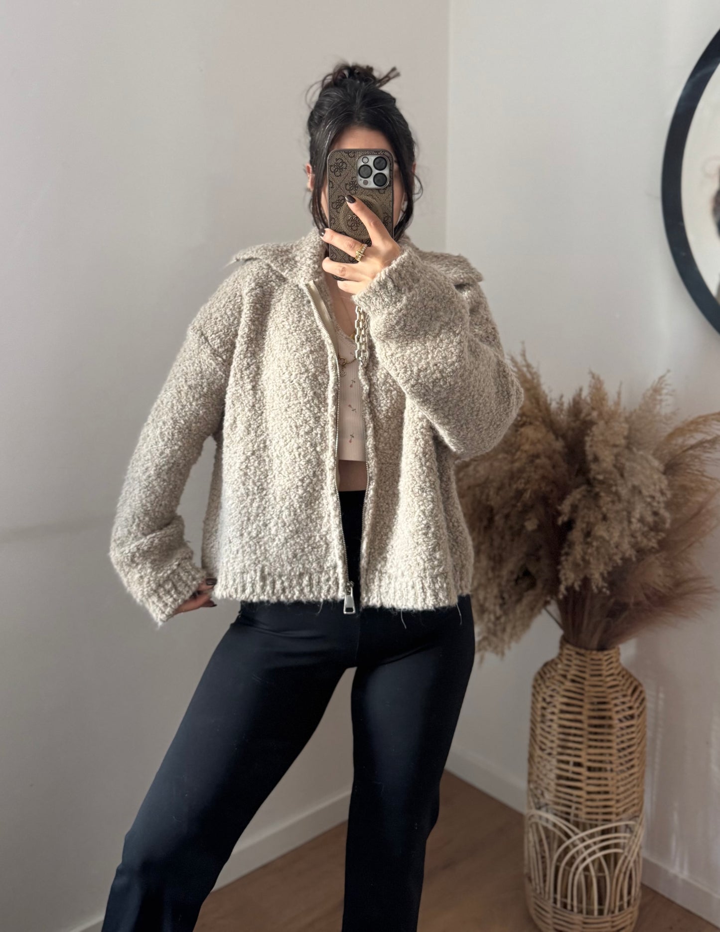Boucle Strickjacke mit Kragen taupe