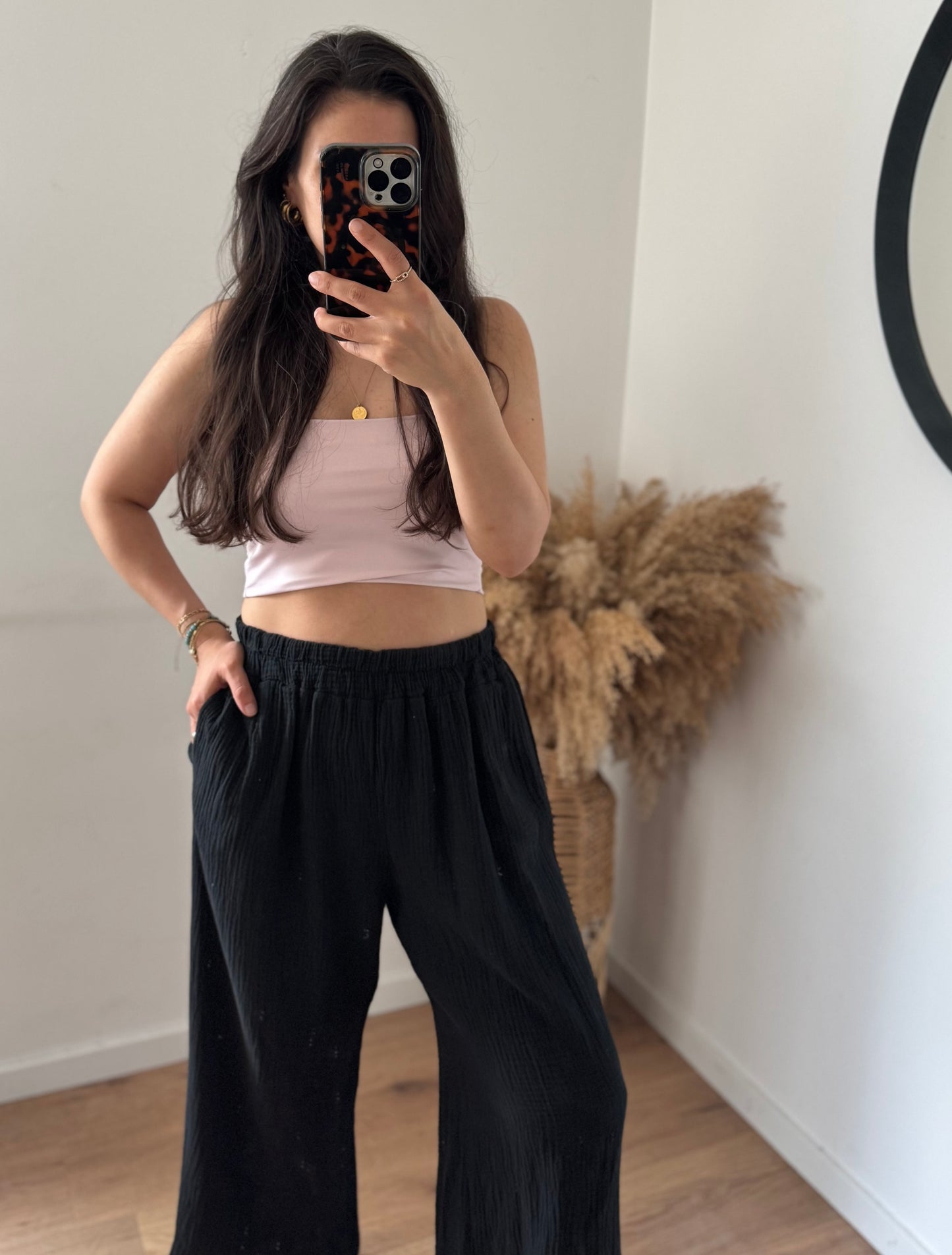 Kürzere Musselinhose black