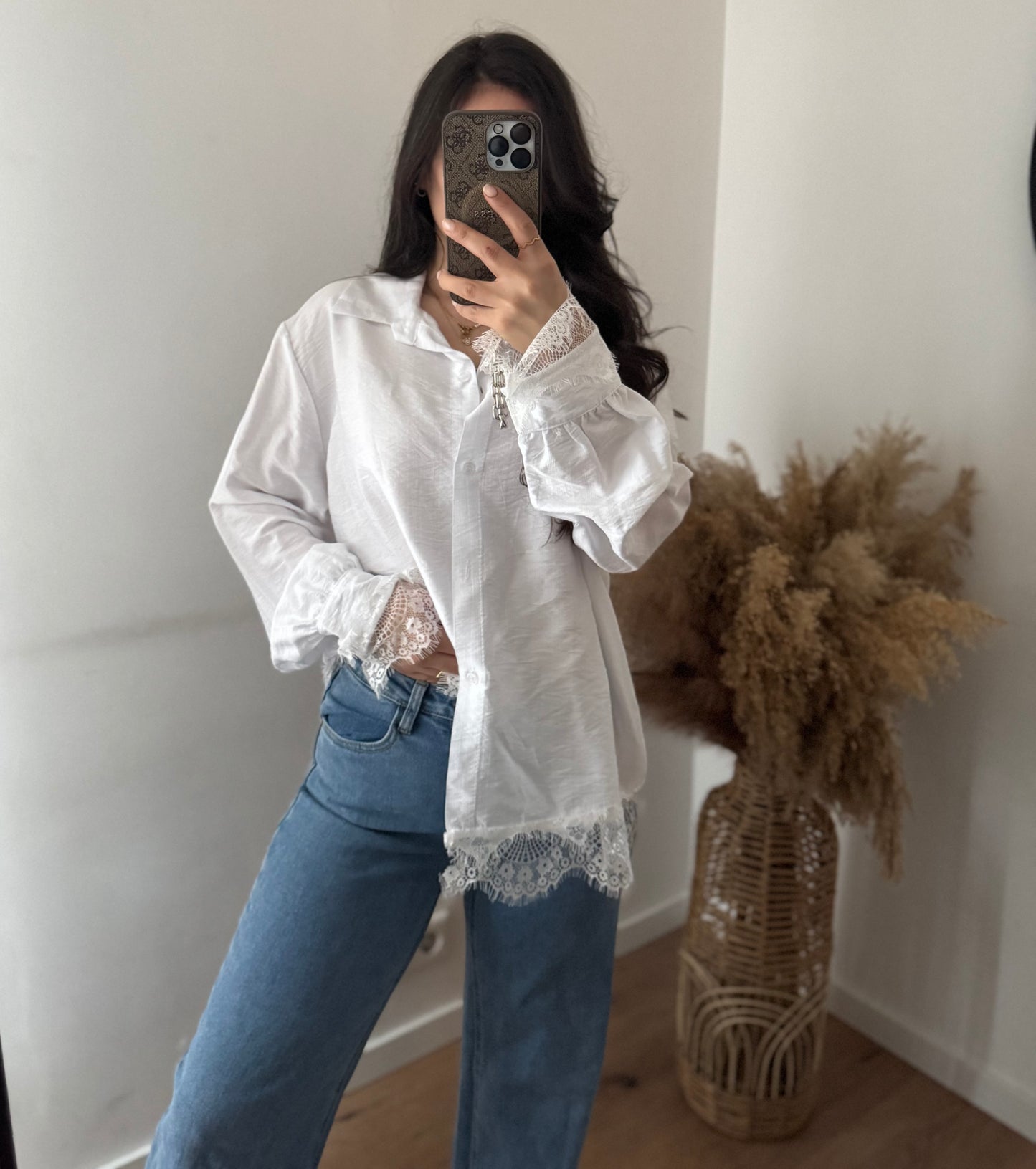 Bluse mit Spitzensaum & Ärmel weiß
