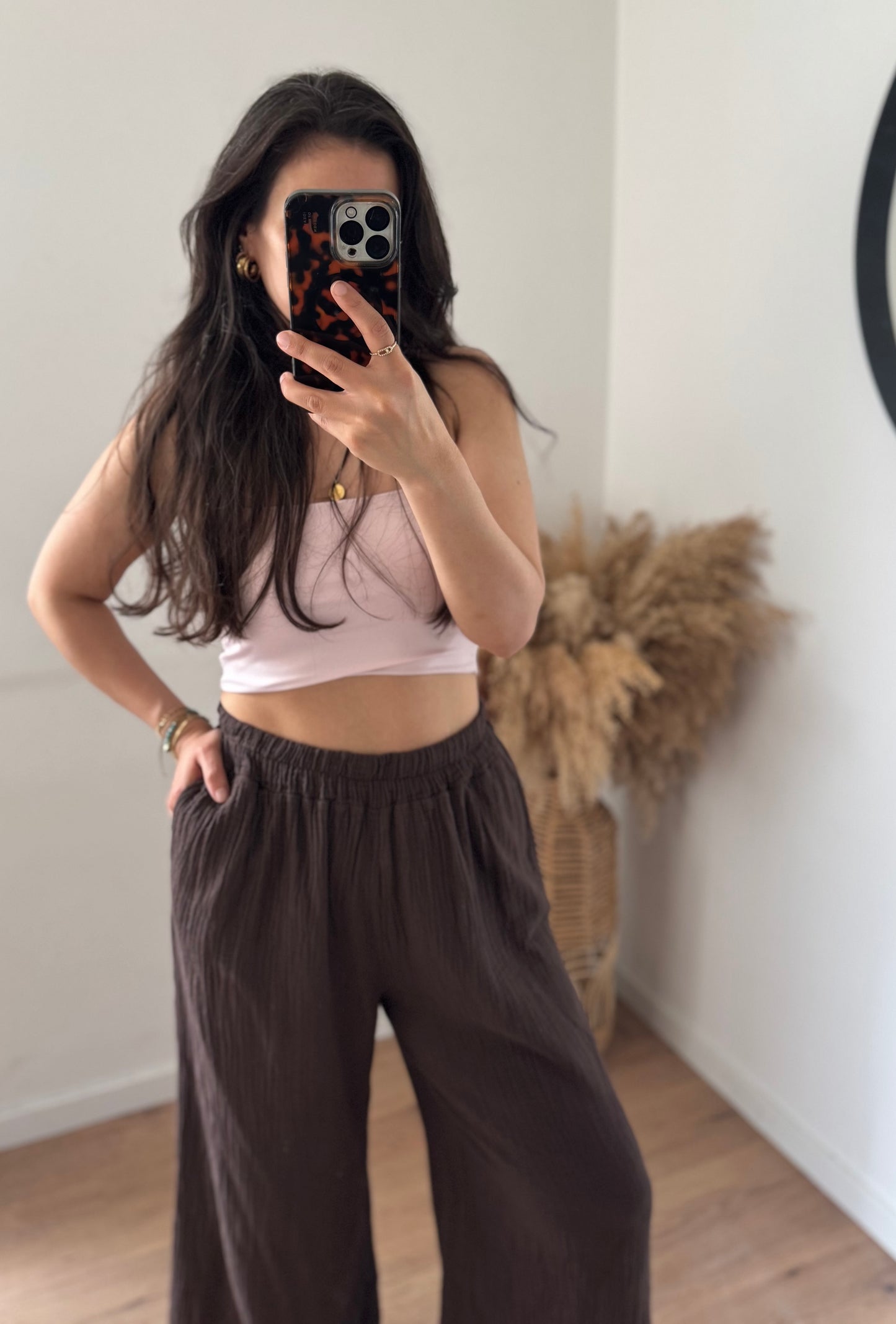 Kürzere Musselinhose braun