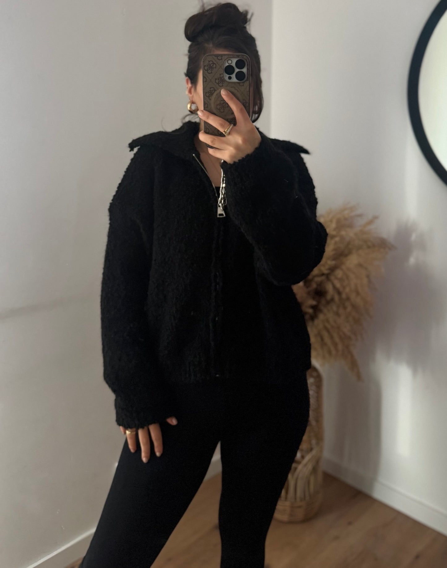 Boucle Strickjacke mit Kragen schwarz