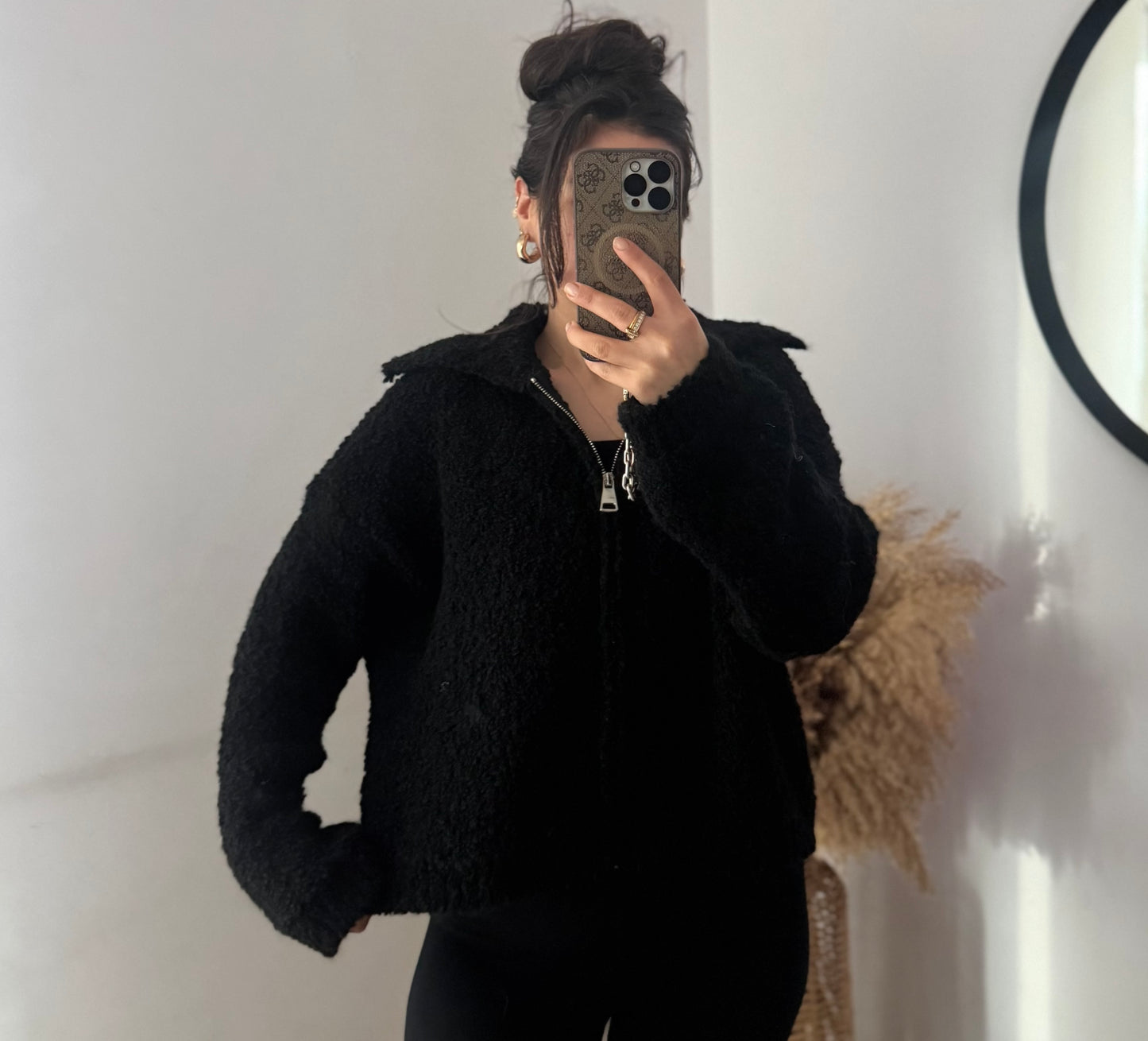 Boucle Strickjacke mit Kragen schwarz