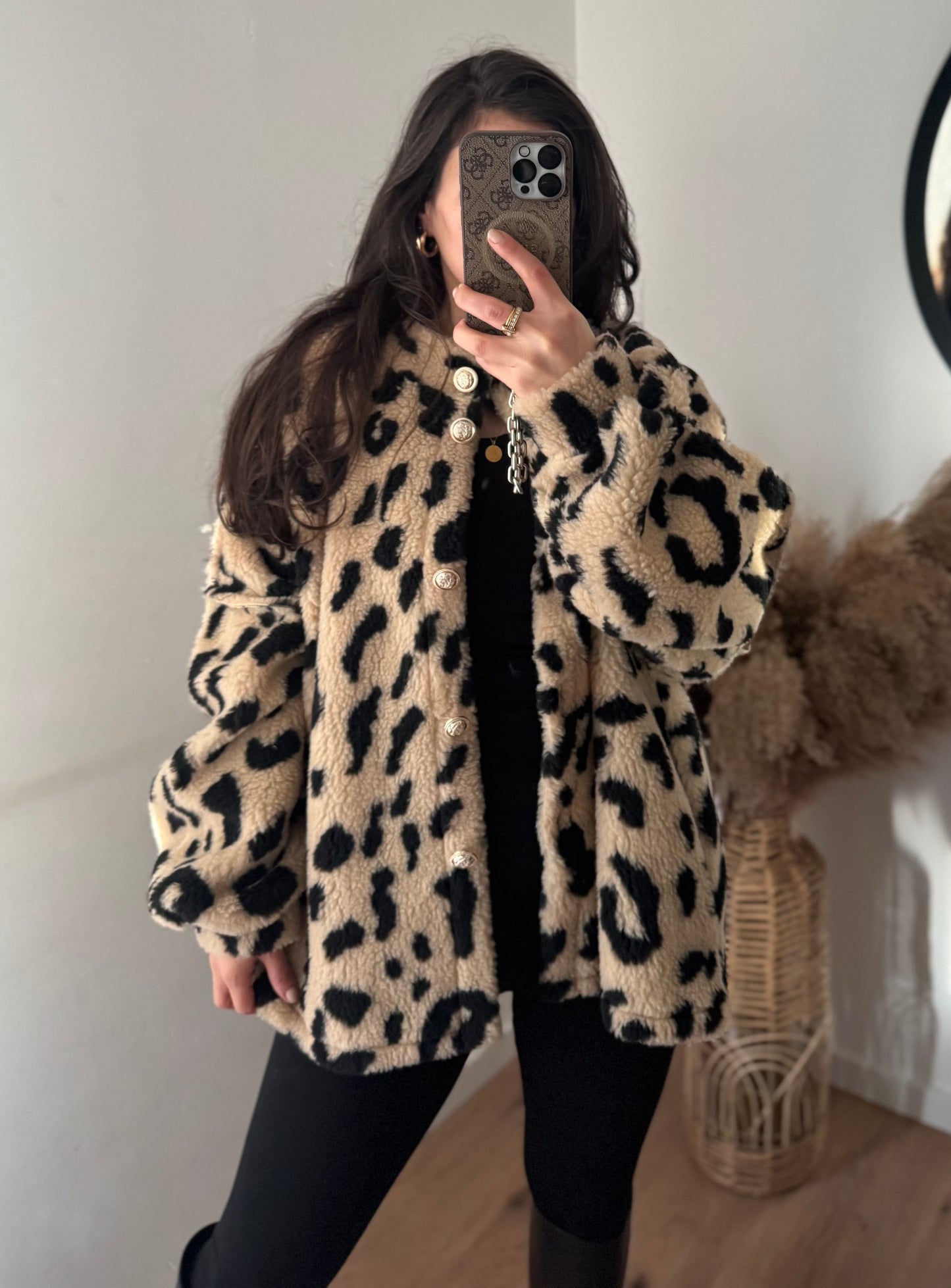 Leo Teddy Jacke Lelly hell