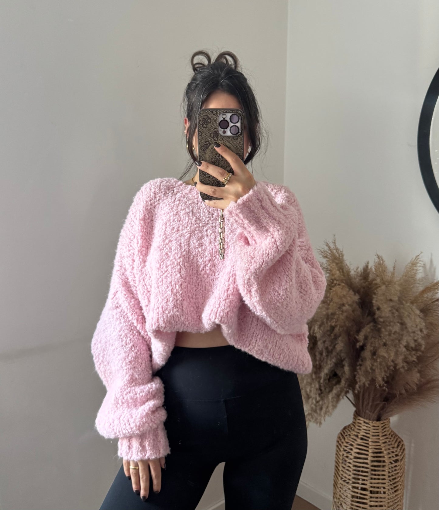 Boucle Pullover mit Schlitzen an den Seiten rosa