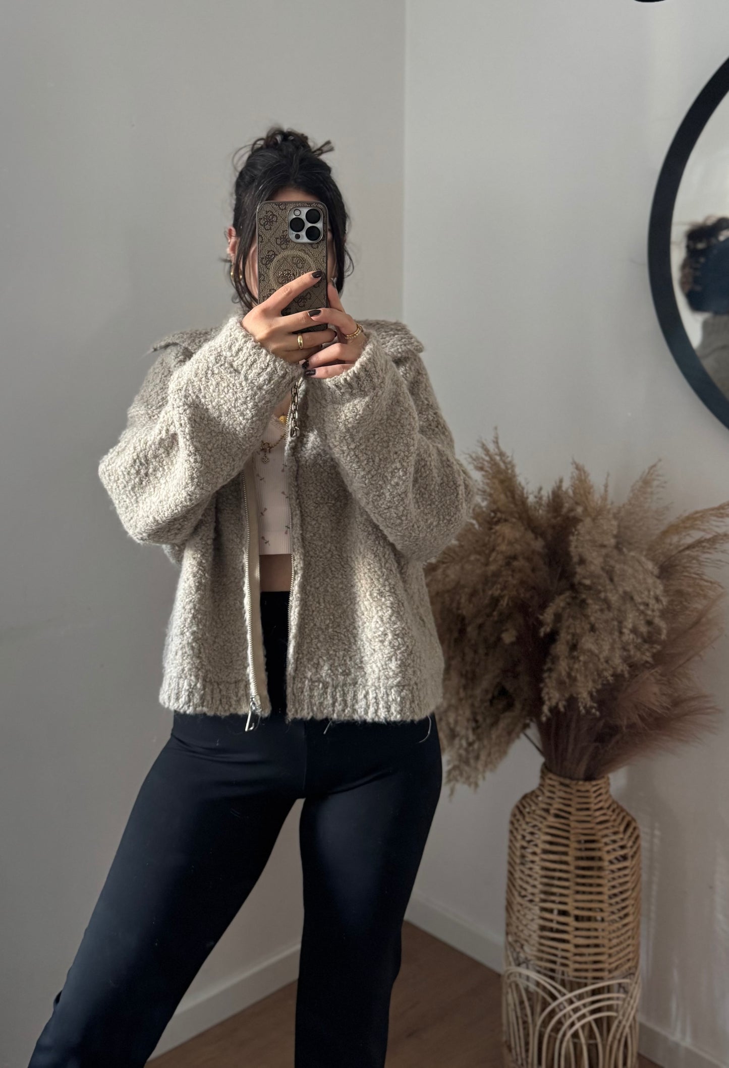 Boucle Strickjacke mit Kragen taupe