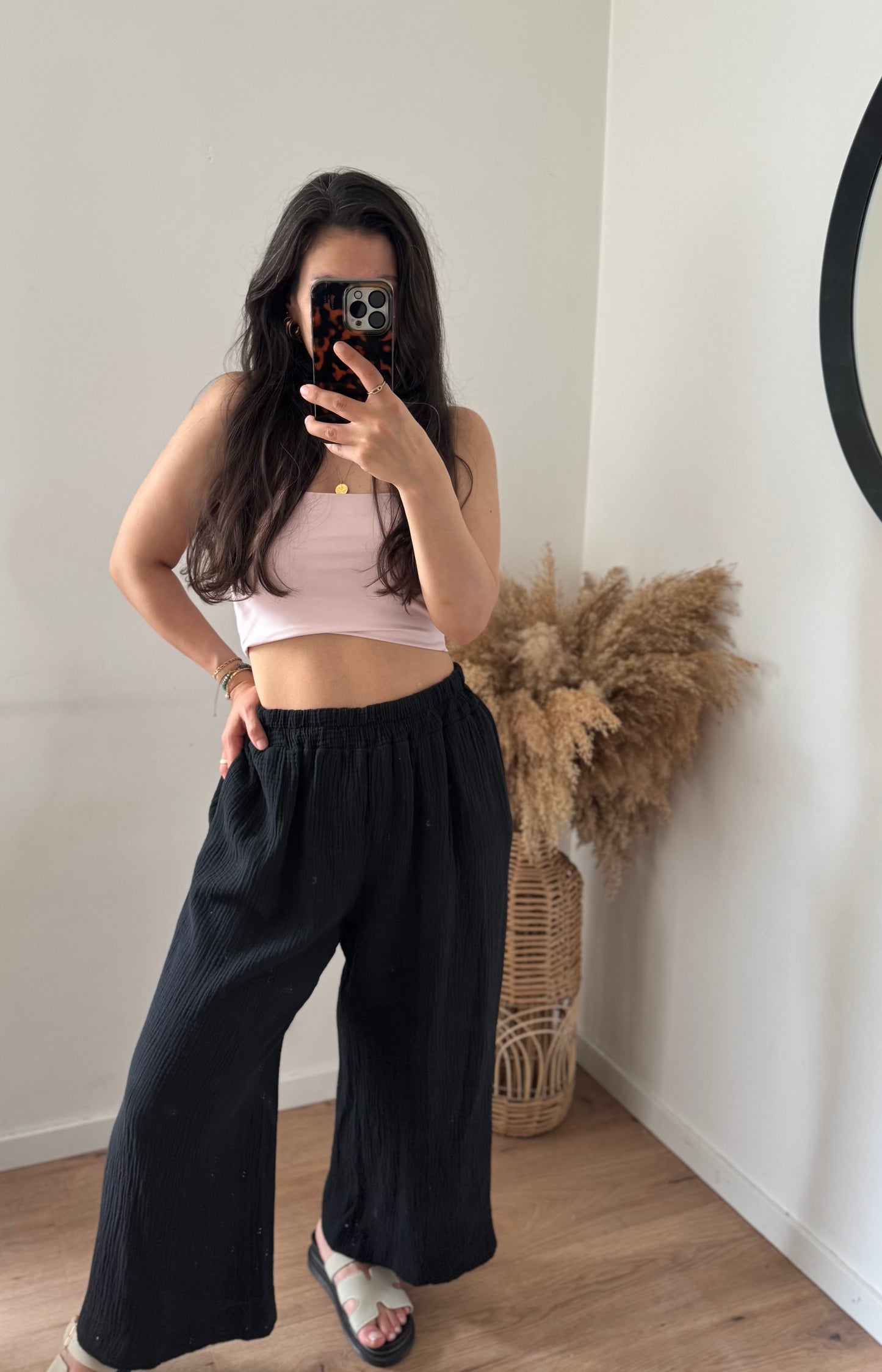 Kürzere Musselinhose black