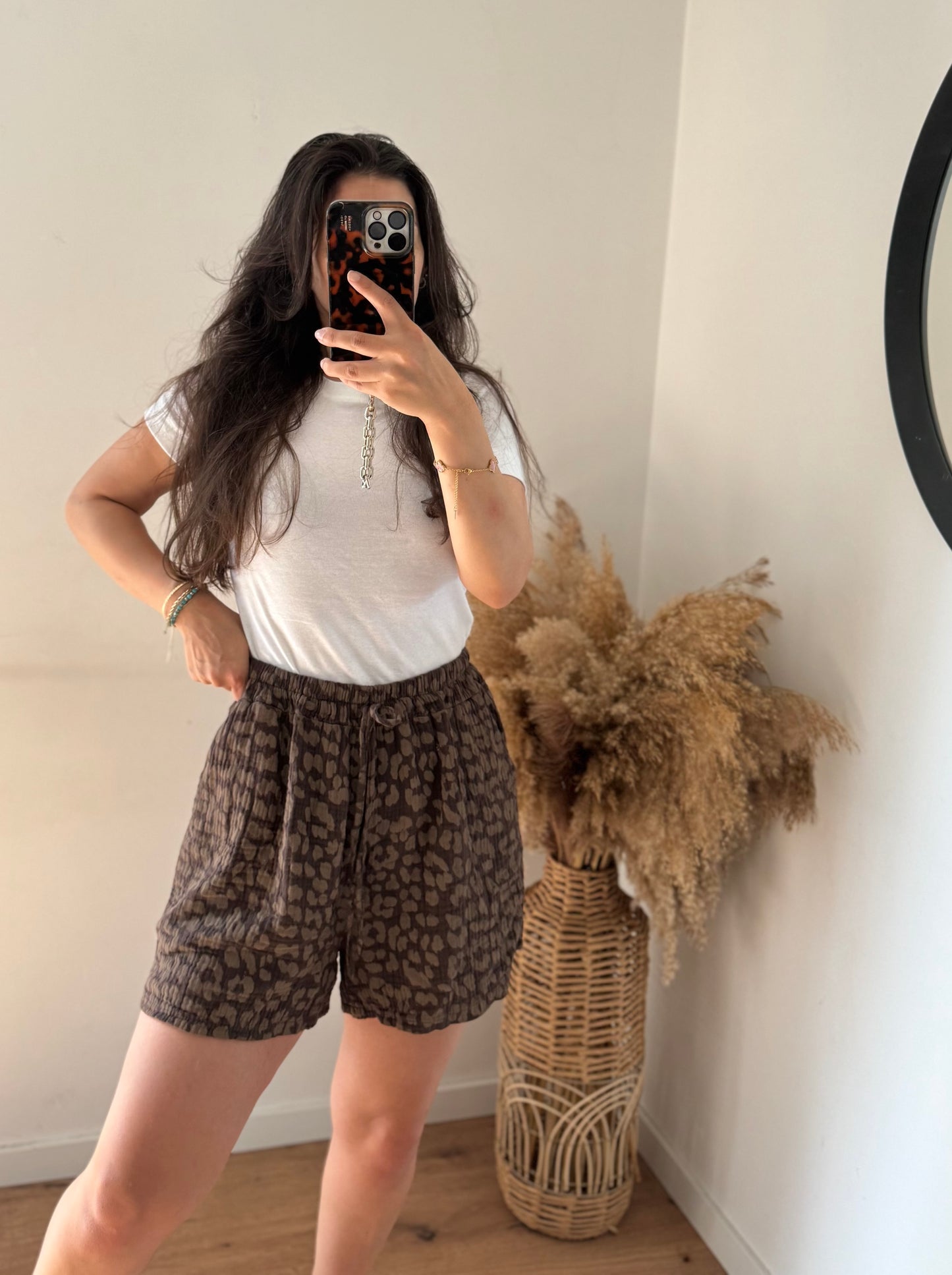 Musselin Short Leo dunkel