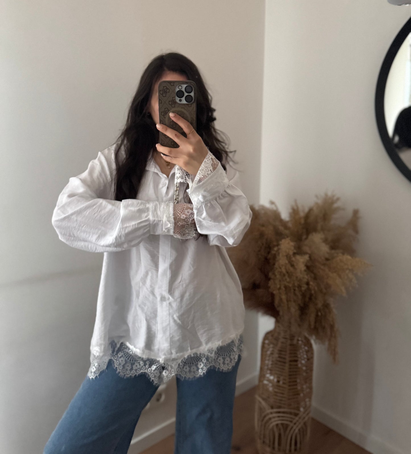 Bluse mit Spitzensaum & Ärmel weiß