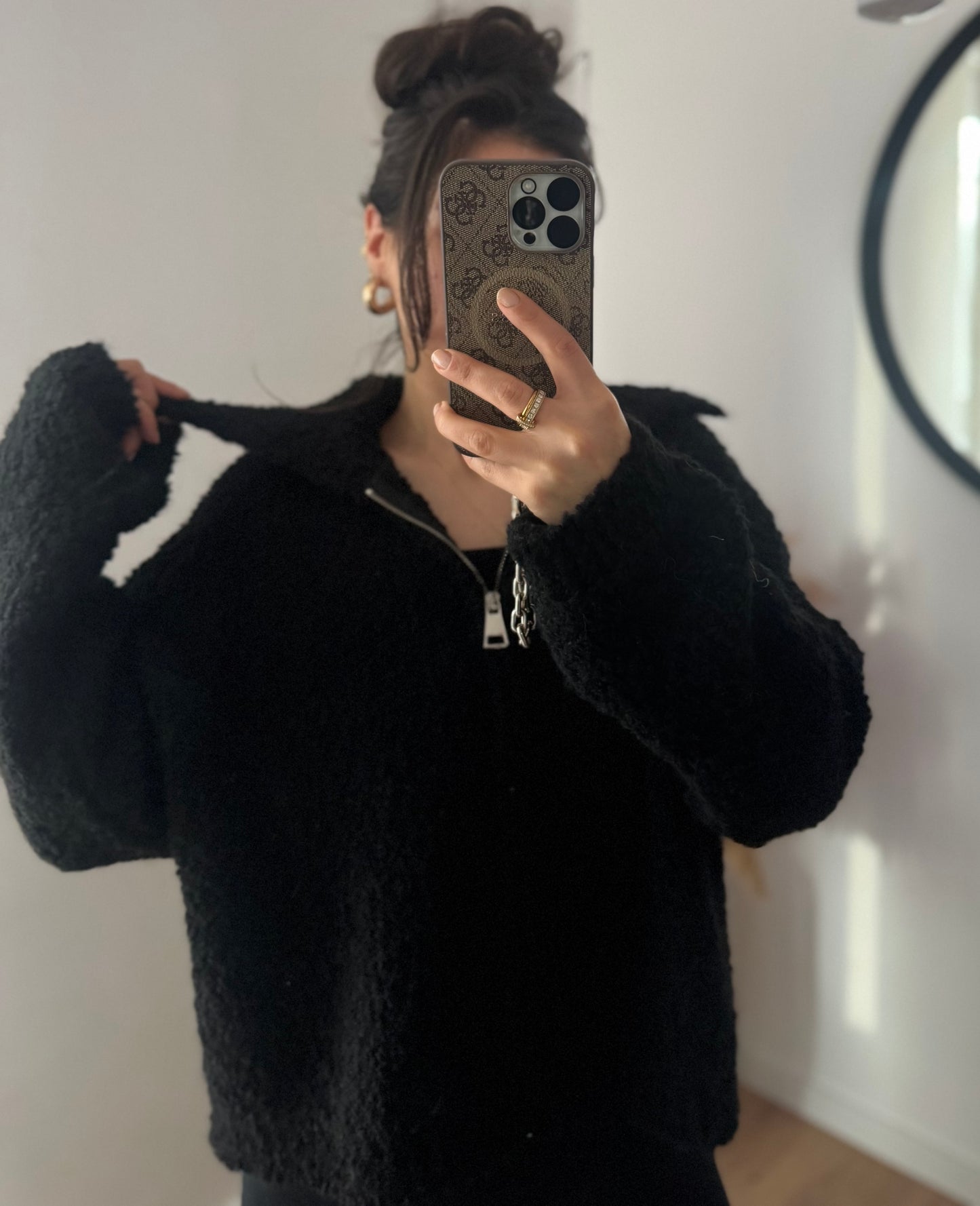 Boucle Strickjacke mit Kragen schwarz