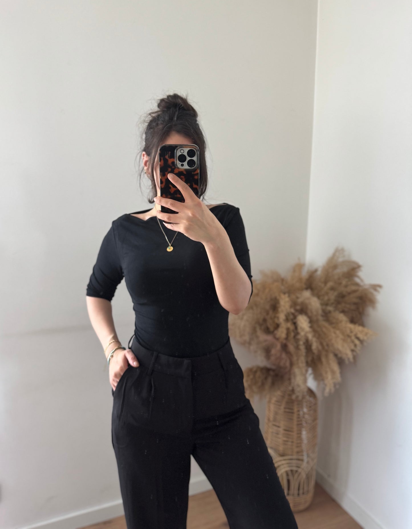 Noiré Essential Hose
