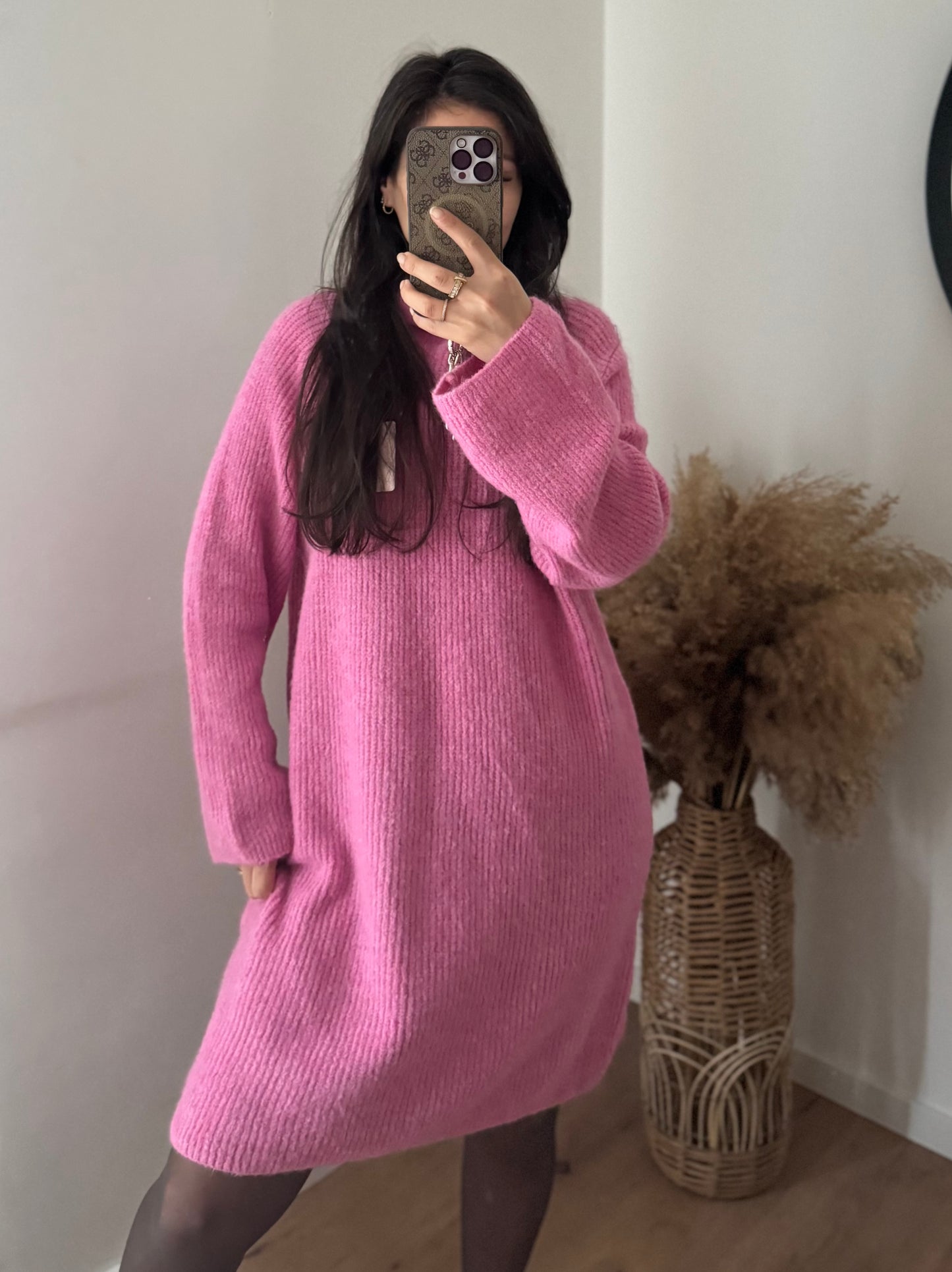 Geripptes Kleid mit Kragen pink