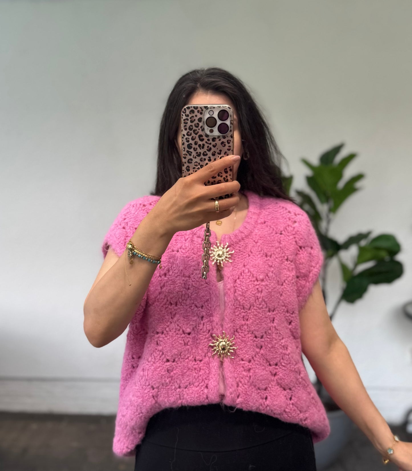 Weste mit Sonnenbroschen versch. Farben