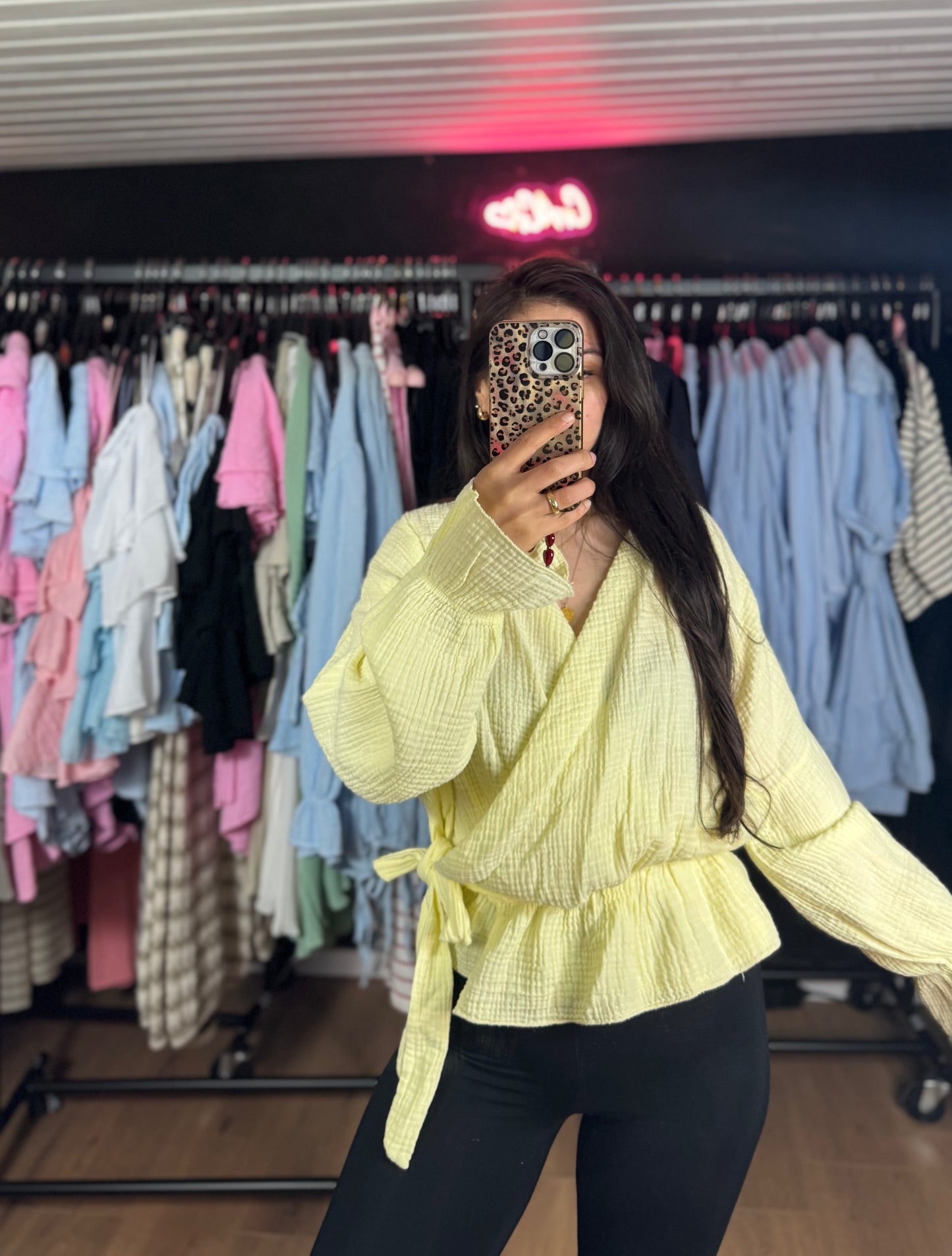 Musselinbluse zum binden softgelb