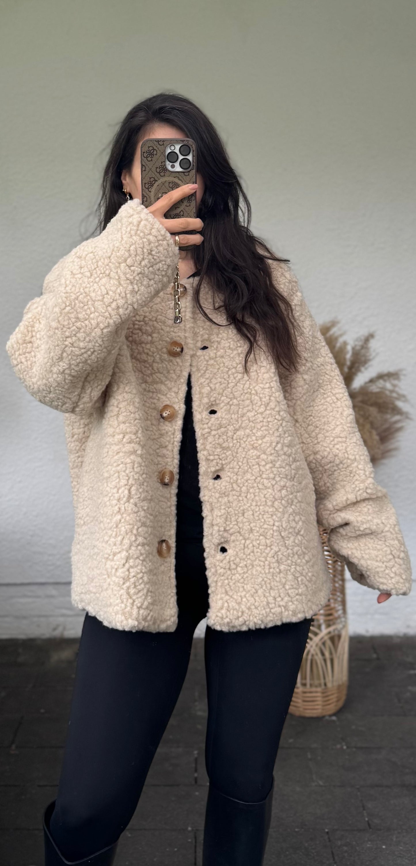 Kurze Teddyjacke mit Leo Innenfutter beige