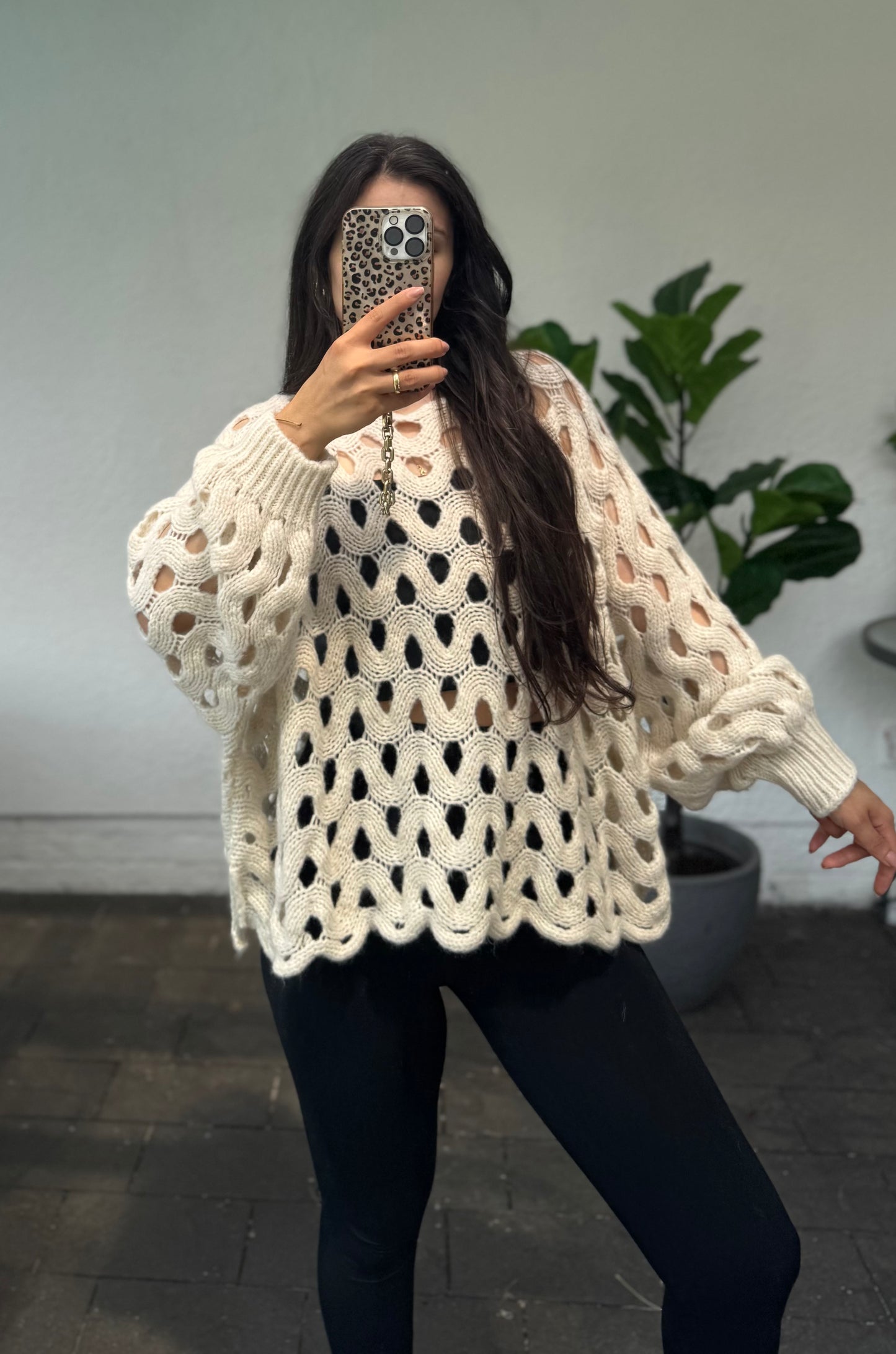 Loch Pullover versch Farben