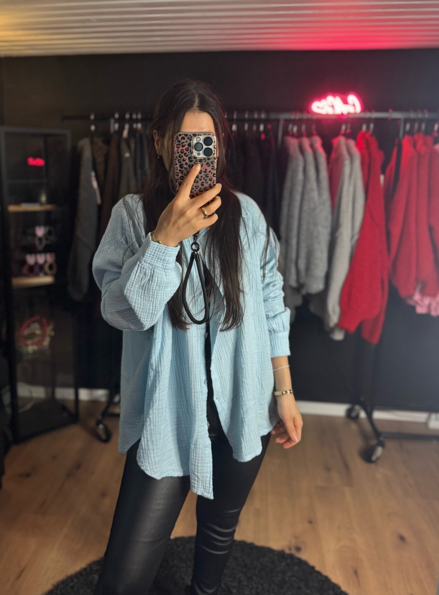 Musselinbluse Babyblau