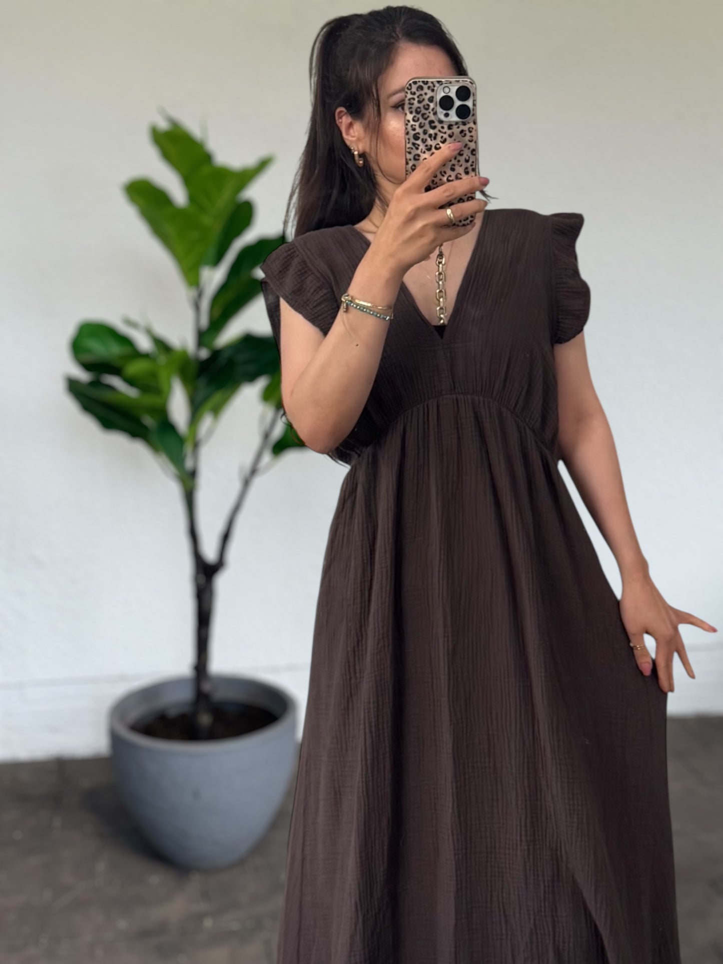 Musselinkleid mit Rüschenärmel braun